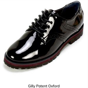 White Mountain Gilly Oxford Patent Leather Shoes - EUC